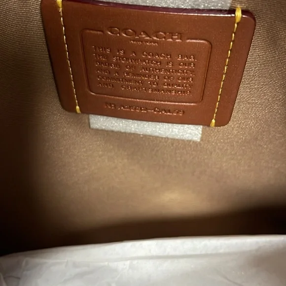 Coach Floral Gallery Tote - Picture 6 of 8